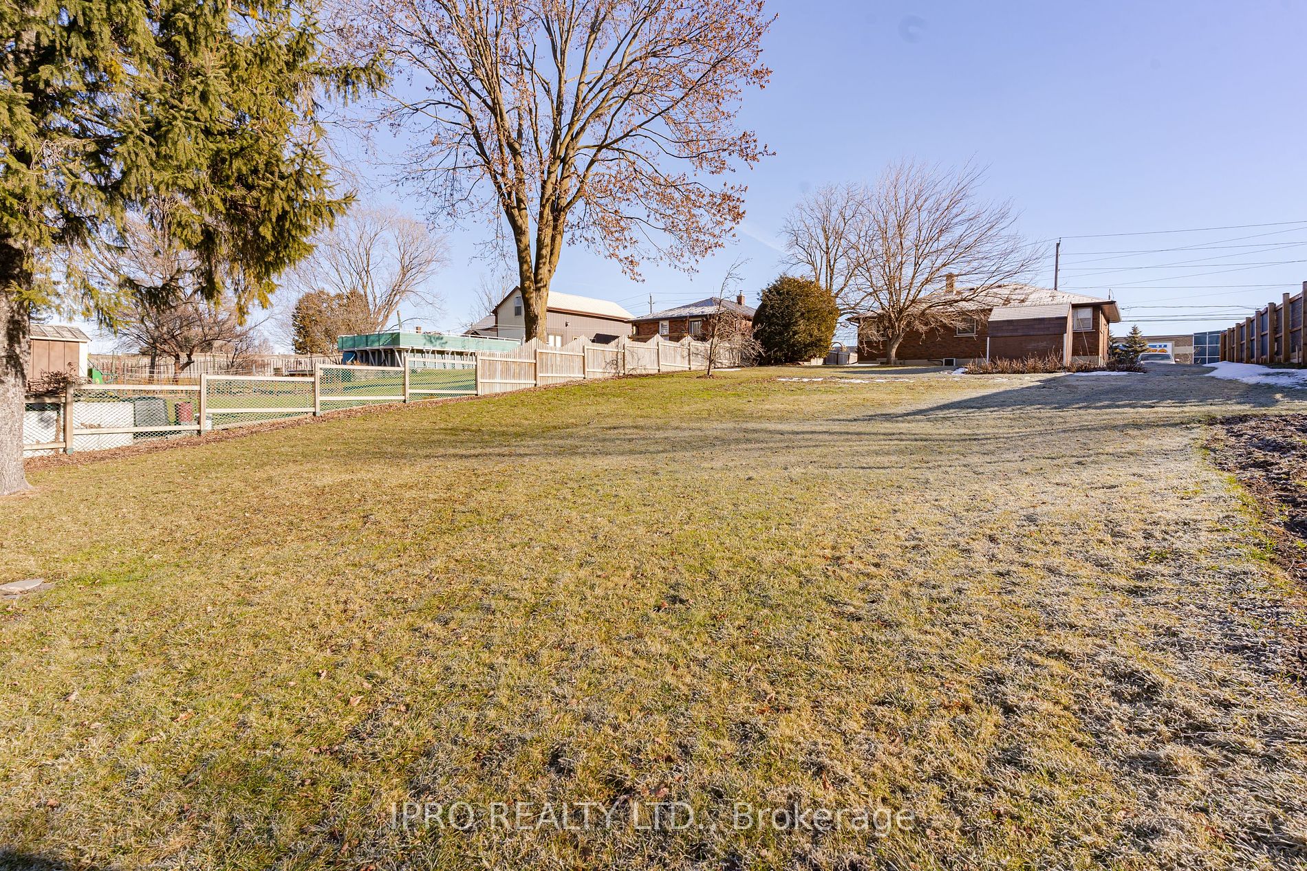 18200 Leslie St Property Photo 33