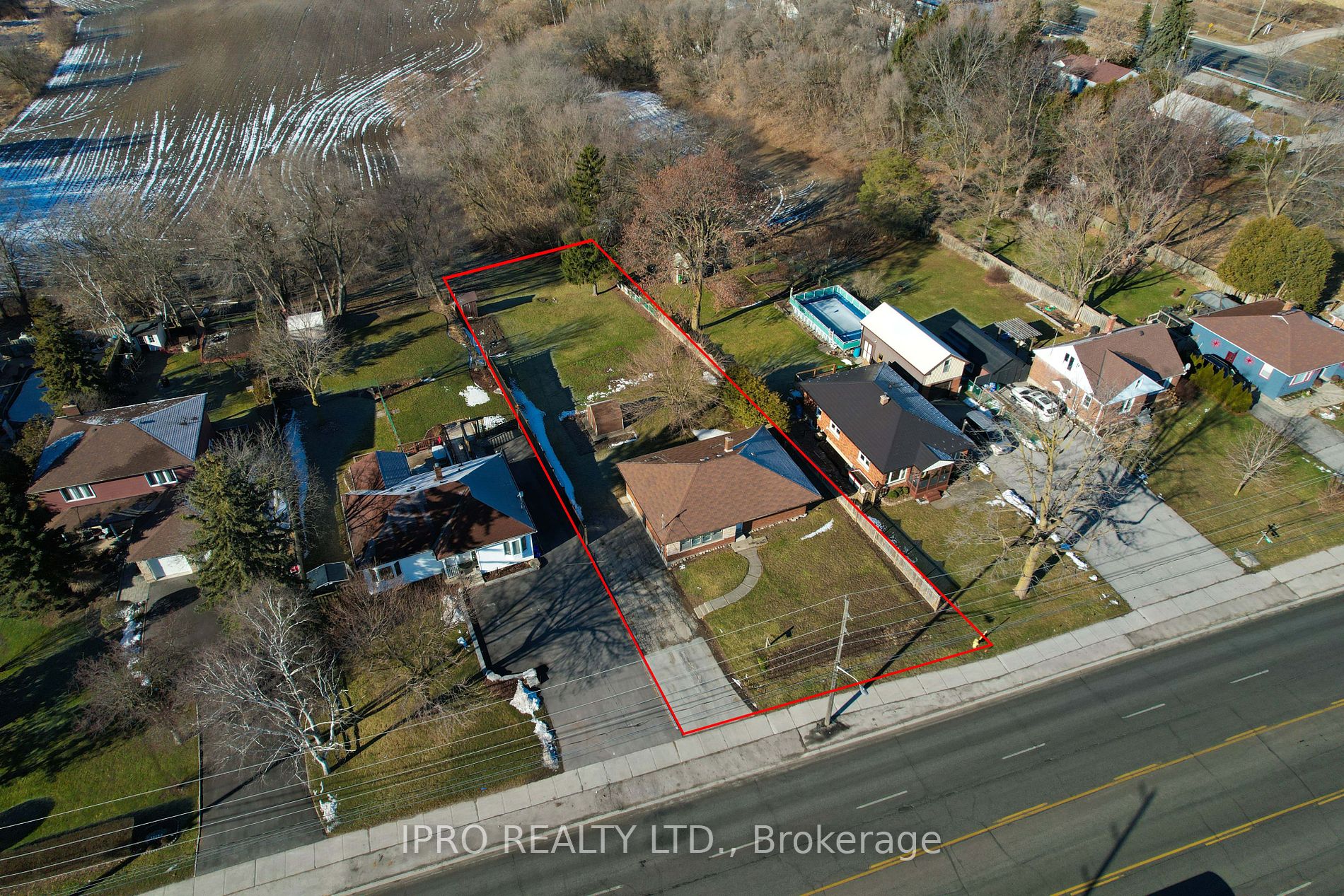 18200 Leslie St Property Photo 34