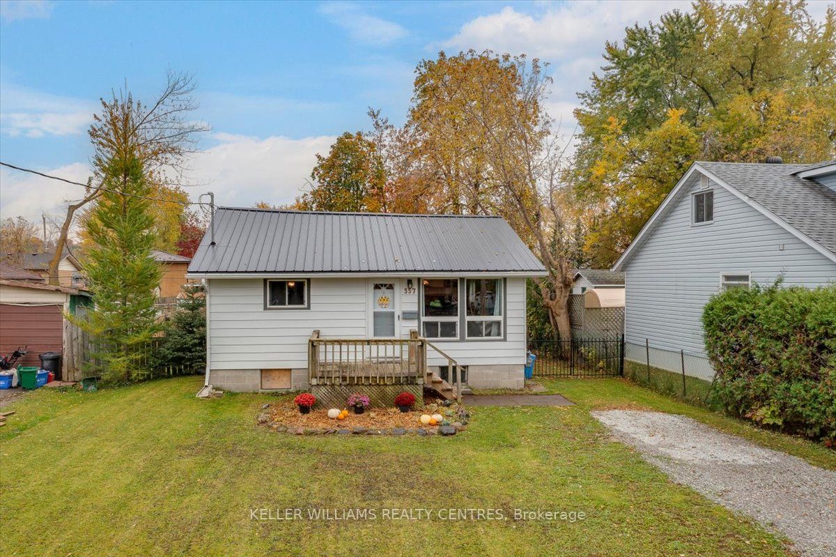357 Hollywood Dr Property Photo 1