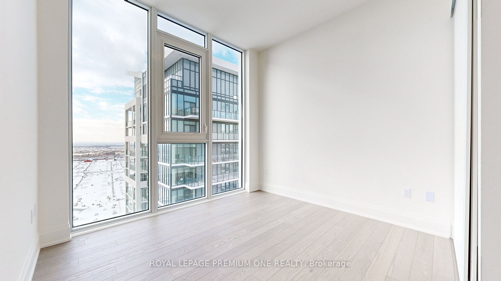 9000 Jane St 2503 Property Photo 15