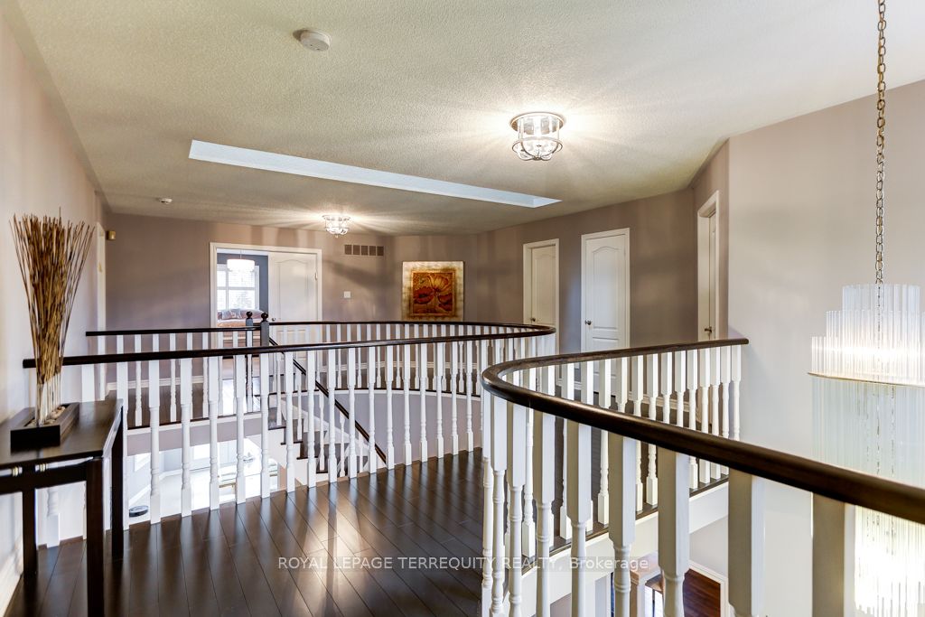 107 Thornbrook Crt Property Photo 16