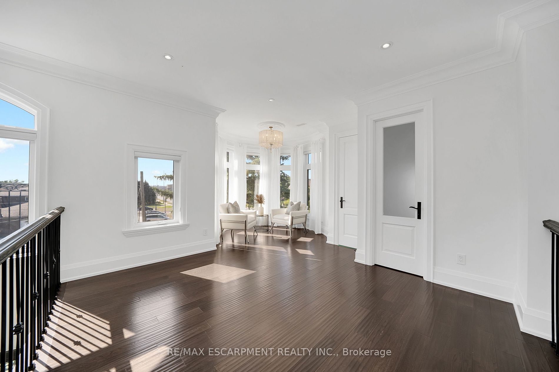 9737 Bathurst St Property Photo 16
