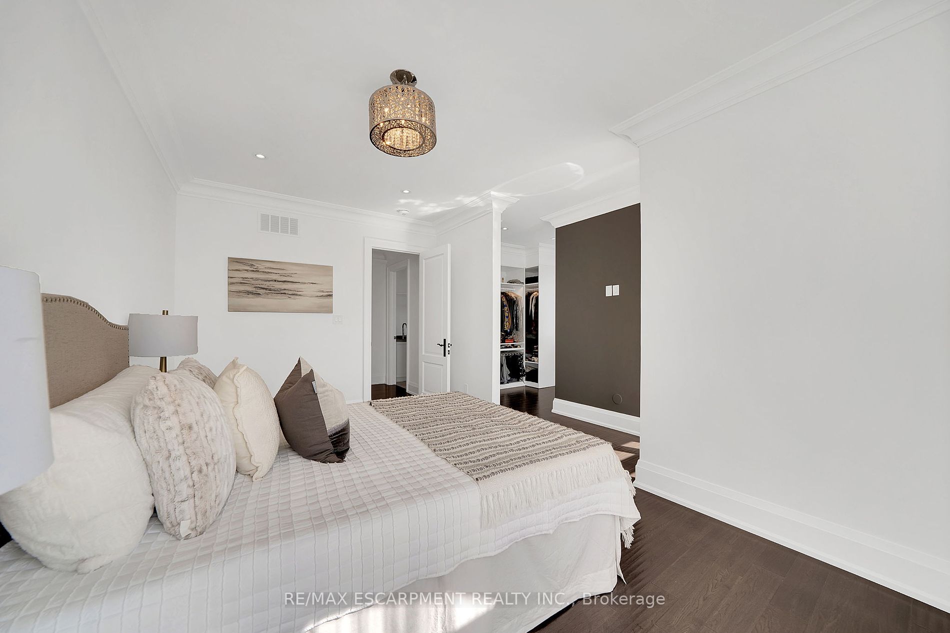 9737 Bathurst St Property Photo 25