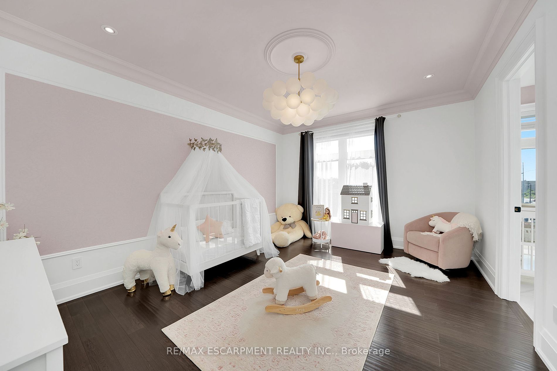 9737 Bathurst St Property Photo 28