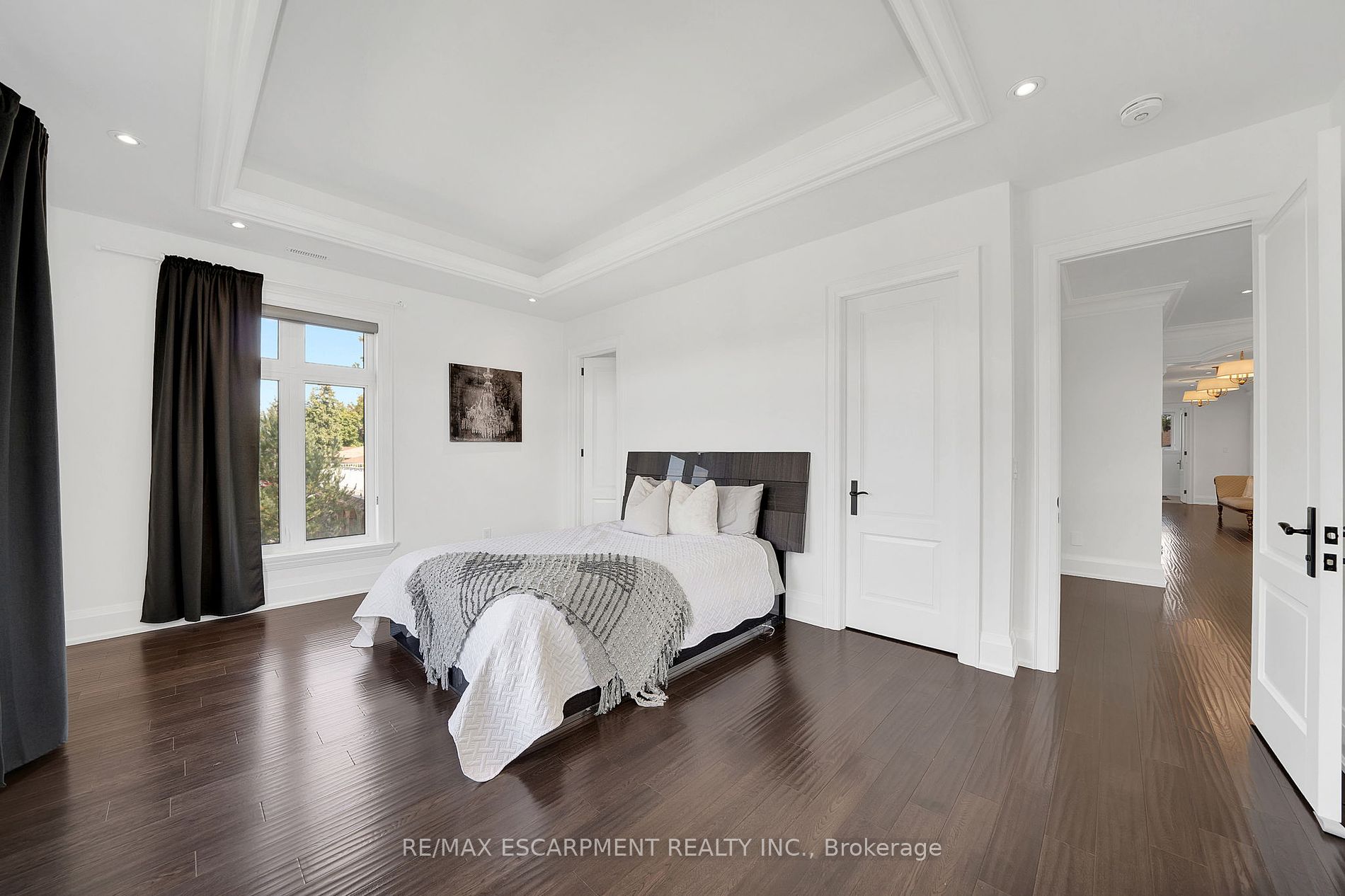 9737 Bathurst St Property Photo 31