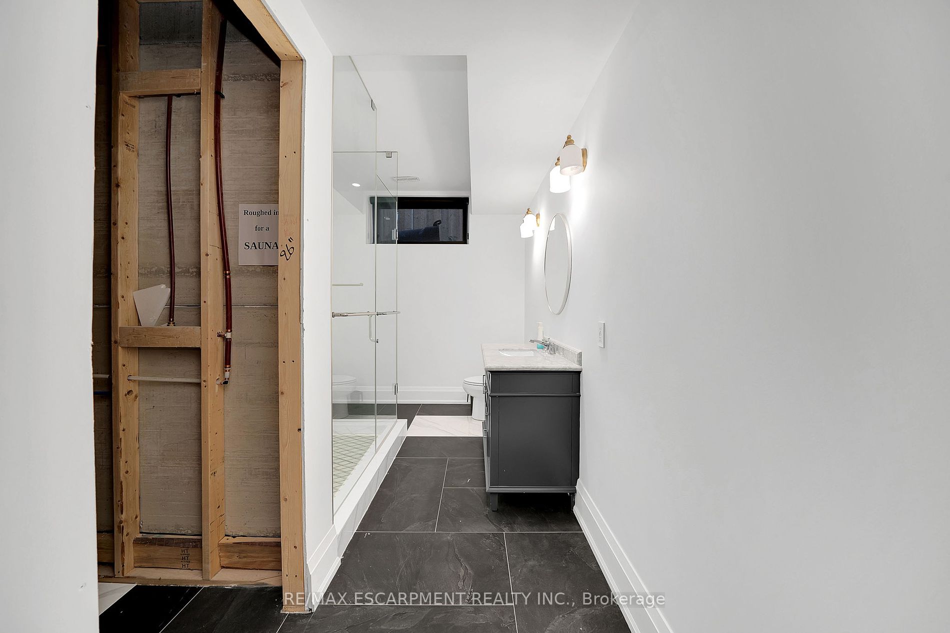 9737 Bathurst St Property Photo 35
