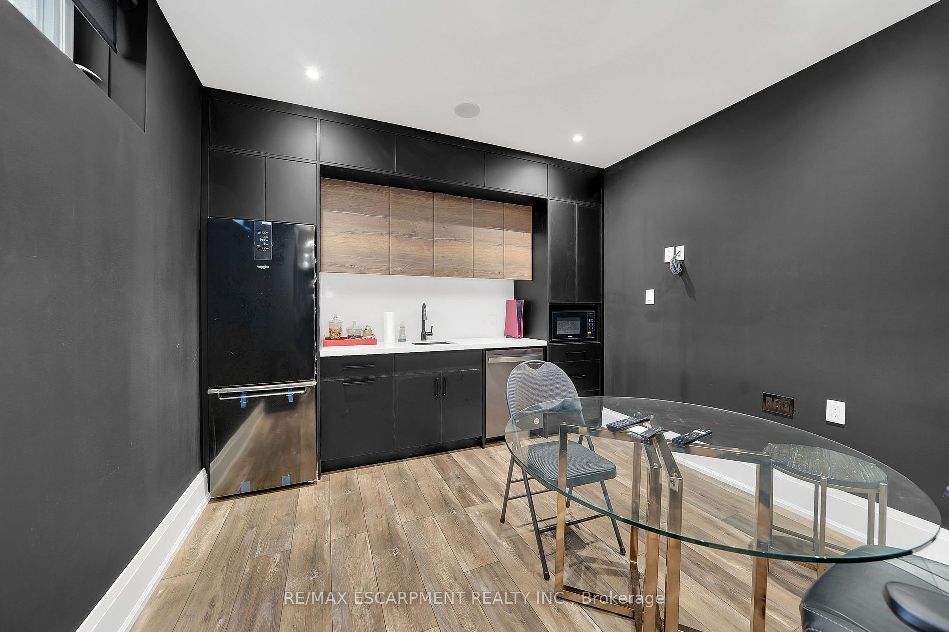9737 Bathurst St Property Photo 40