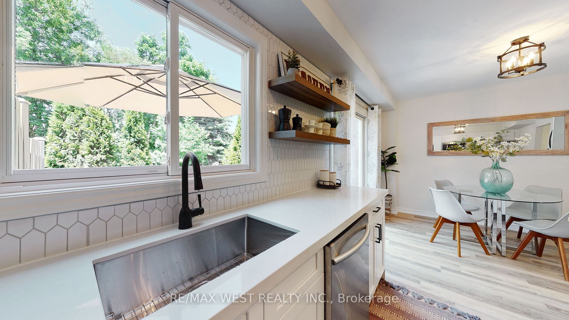164 Tupper St E Property Photo 10