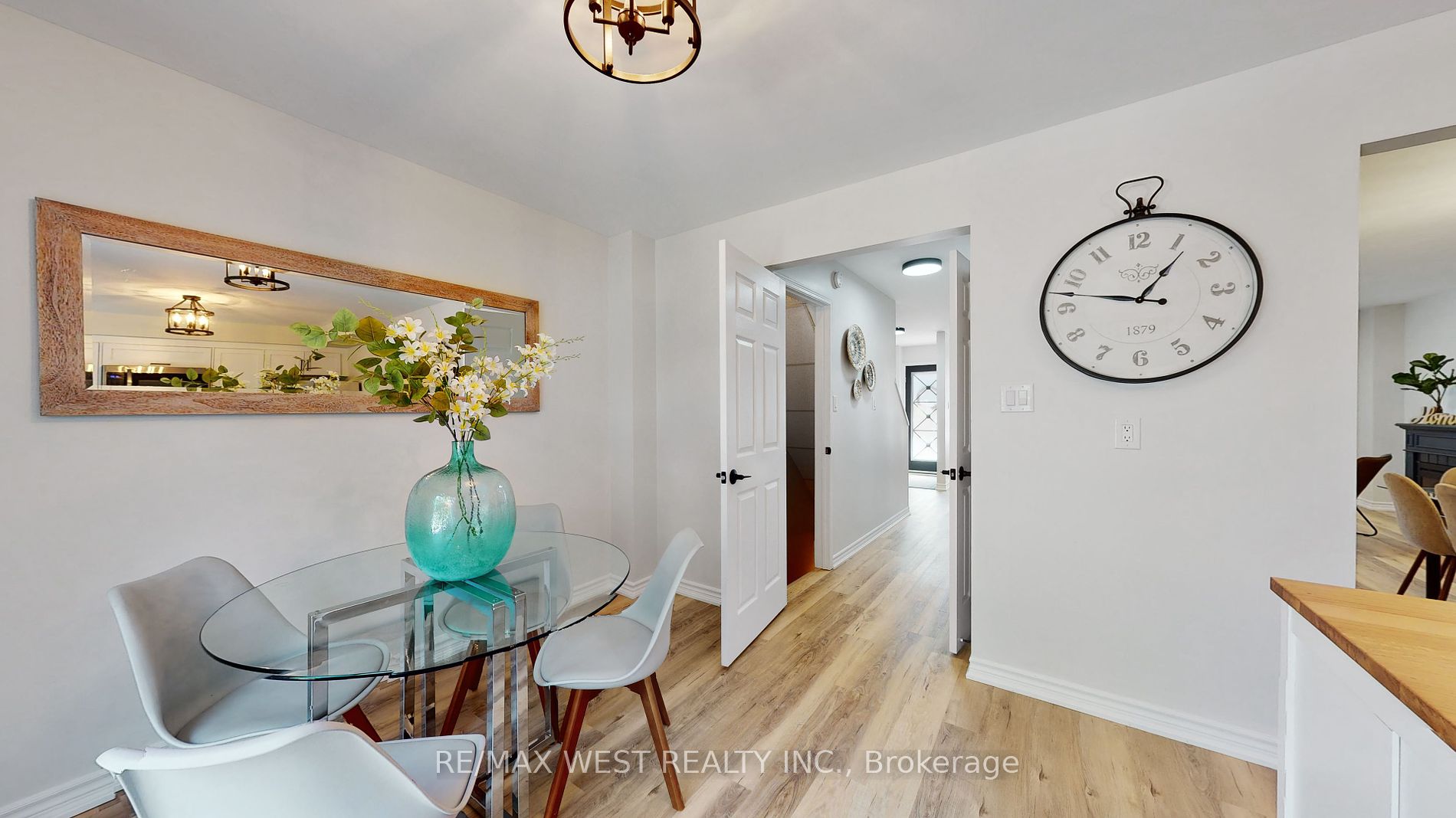 164 Tupper St E Property Photo 14