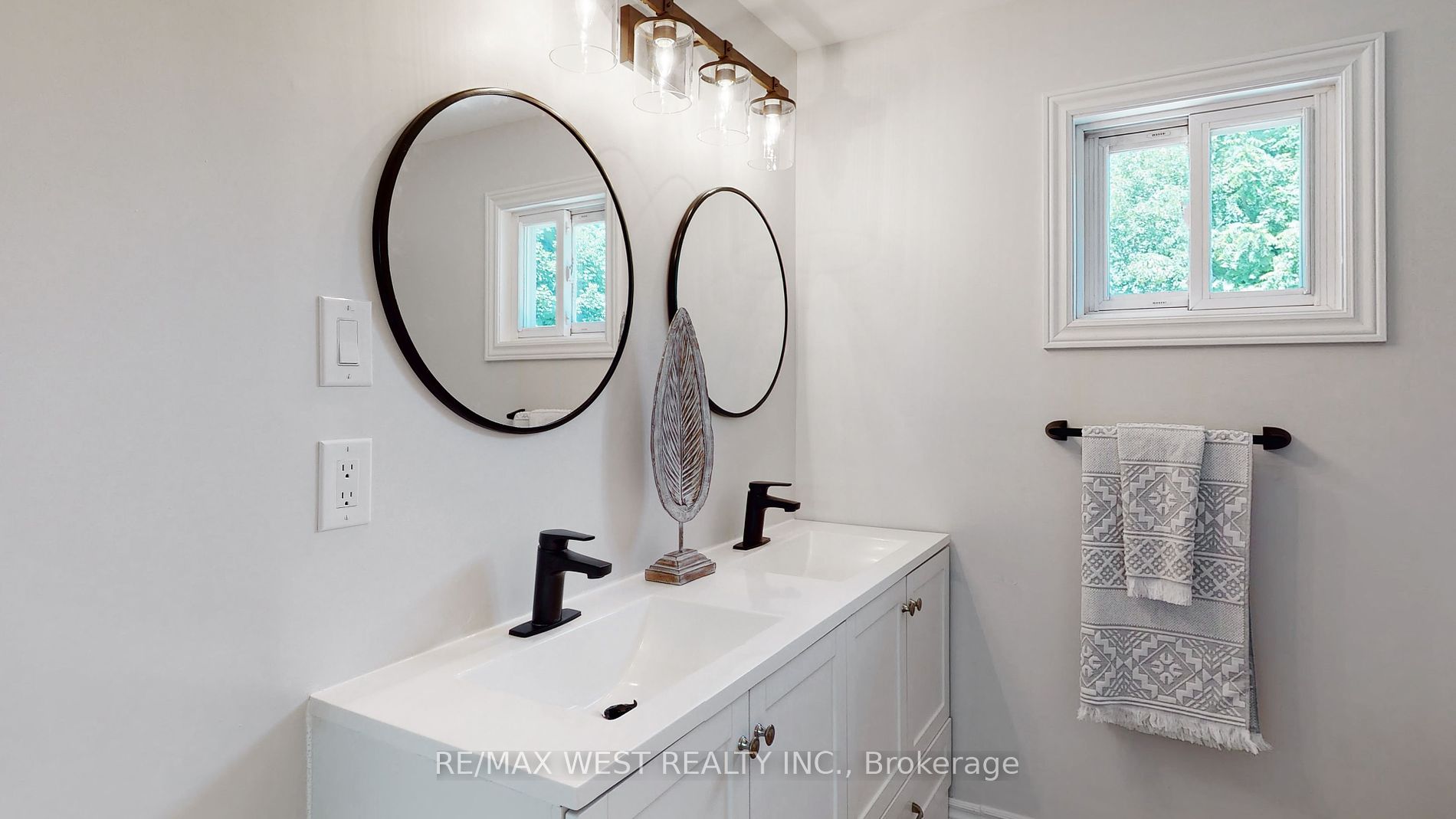 164 Tupper St E Property Photo 17