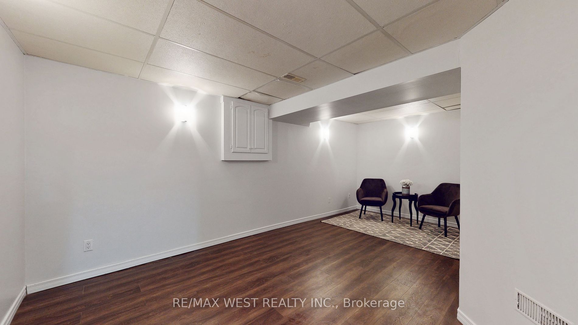 164 Tupper St E Property Photo 26