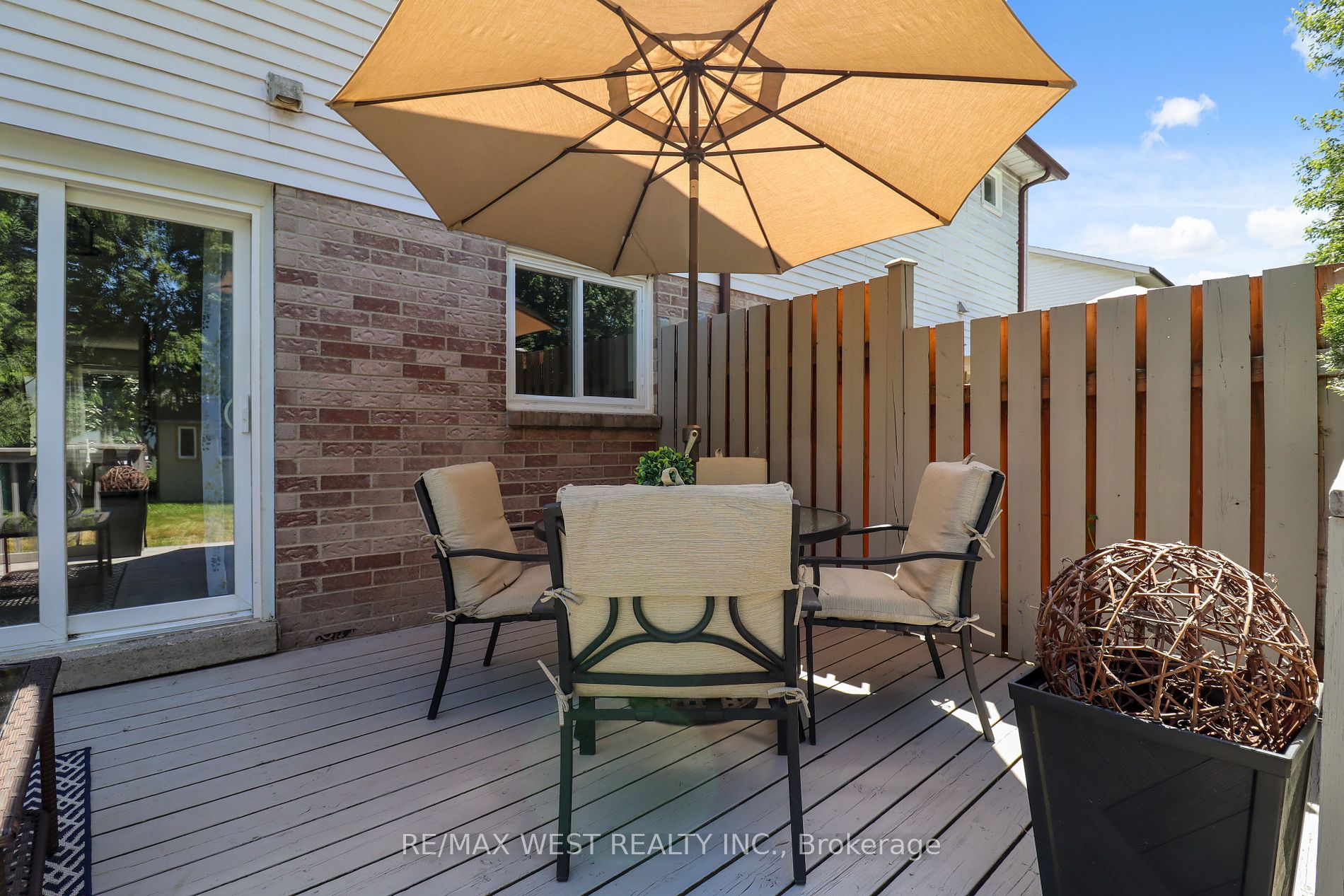 164 Tupper St E Property Photo 29