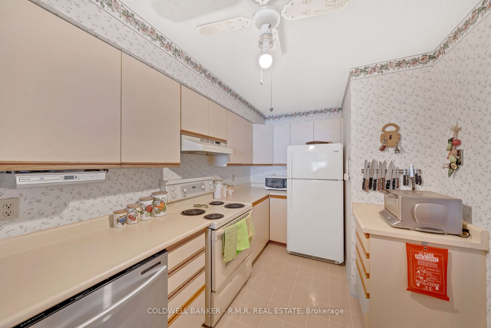 41 Ash St 4 Property Photo 10