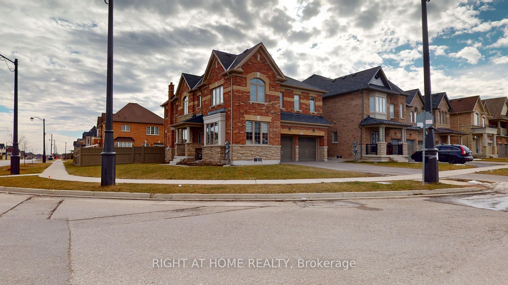 532 Mactier Dr Property Photo 1