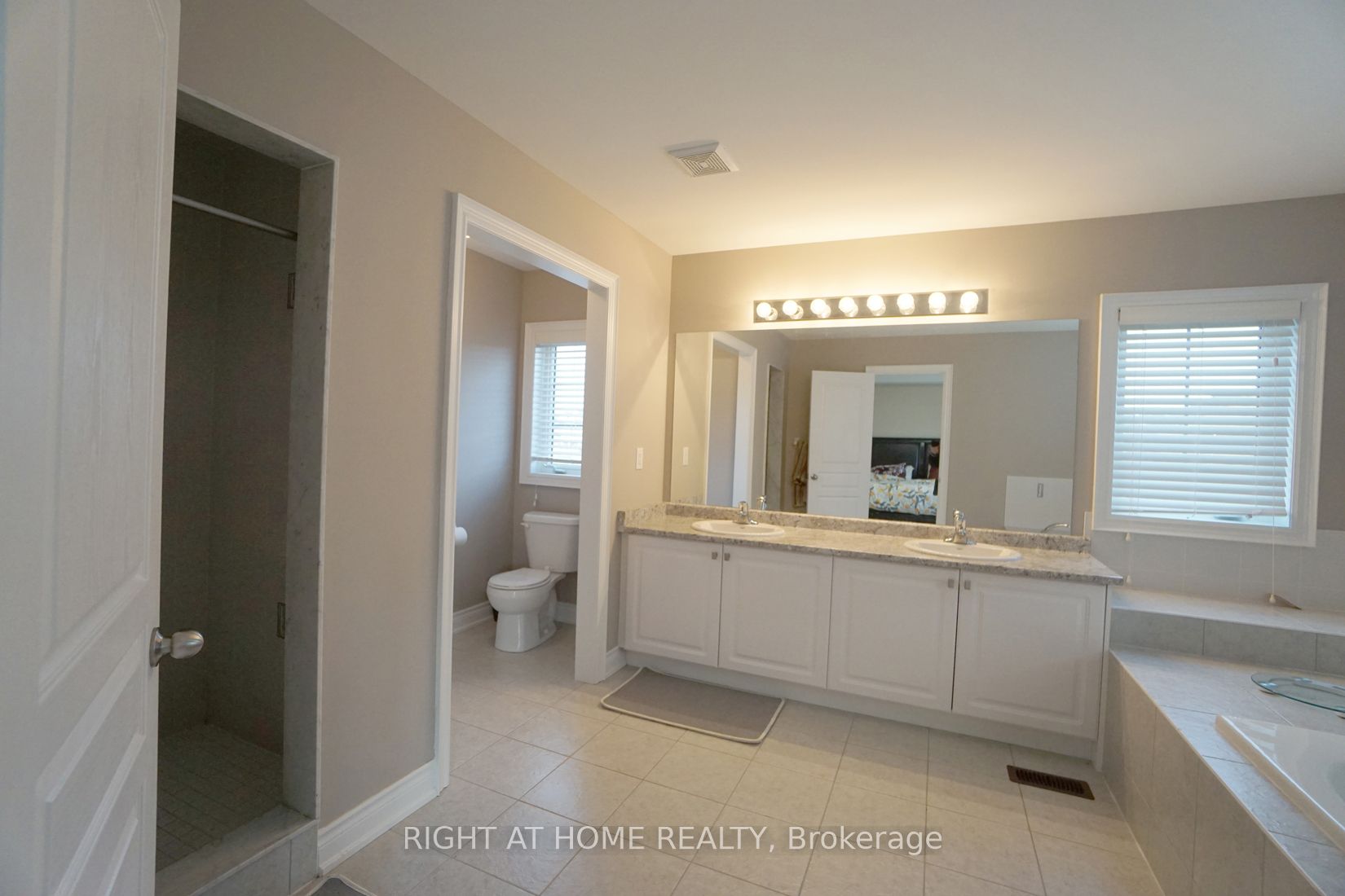 532 Mactier Dr Property Photo 21