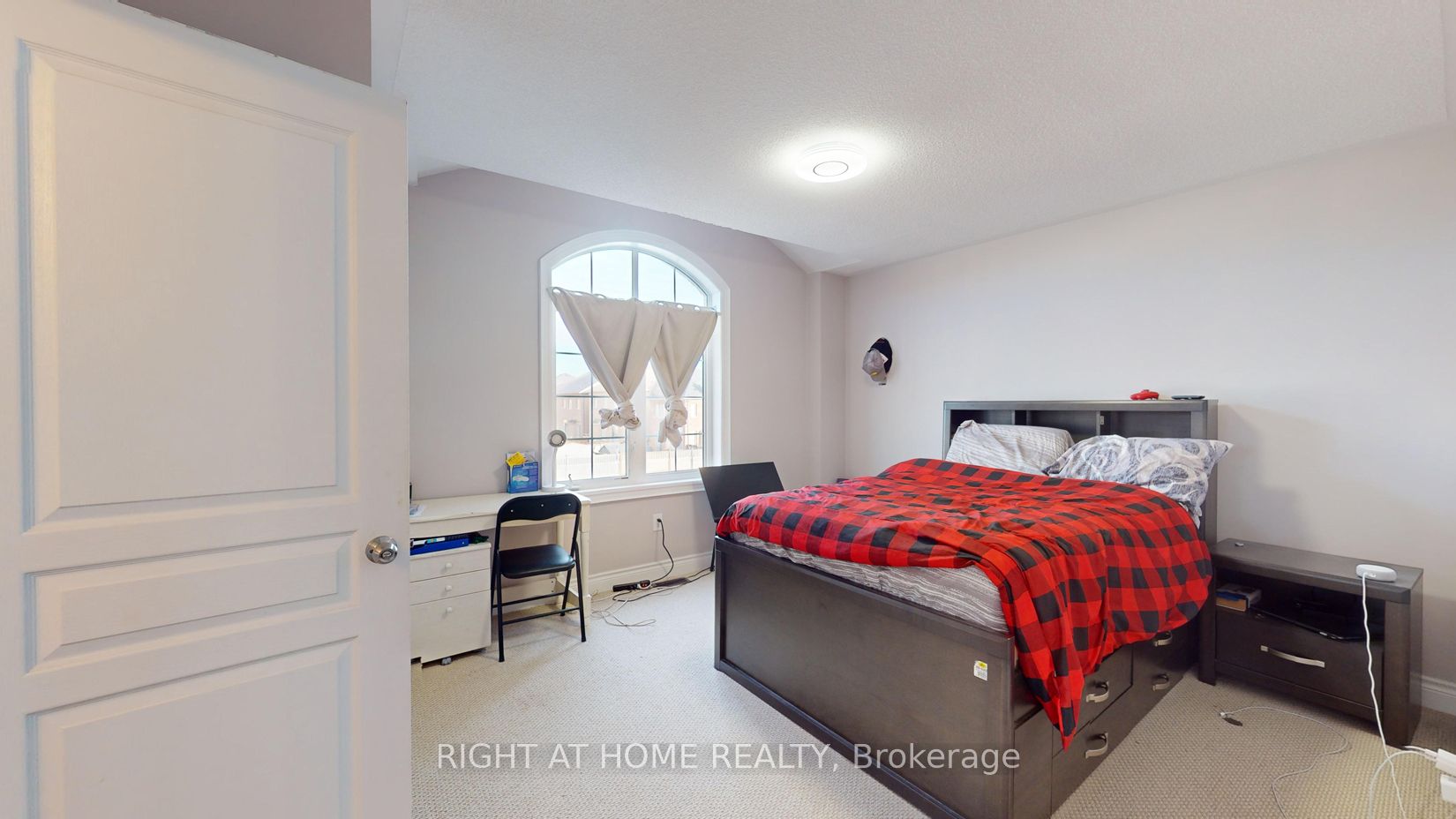 532 Mactier Dr Property Photo 24