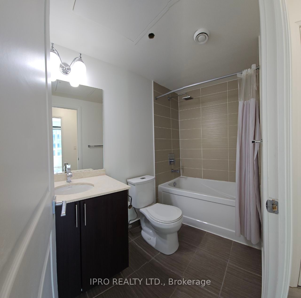 7165 Yonge St 9 Property Photo 5