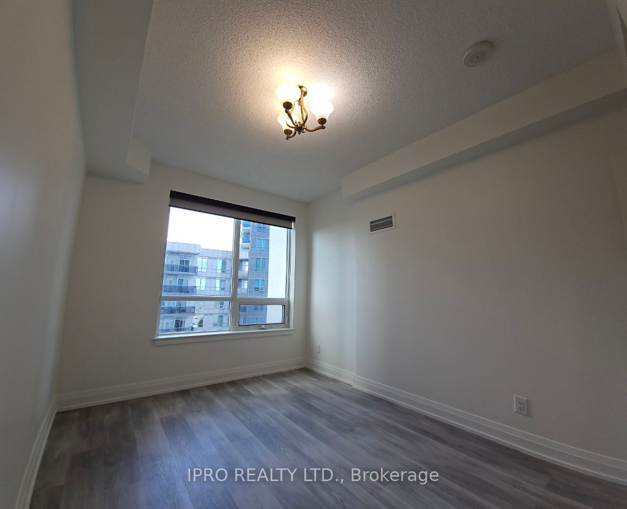 7165 Yonge St 9 Property Photo 8