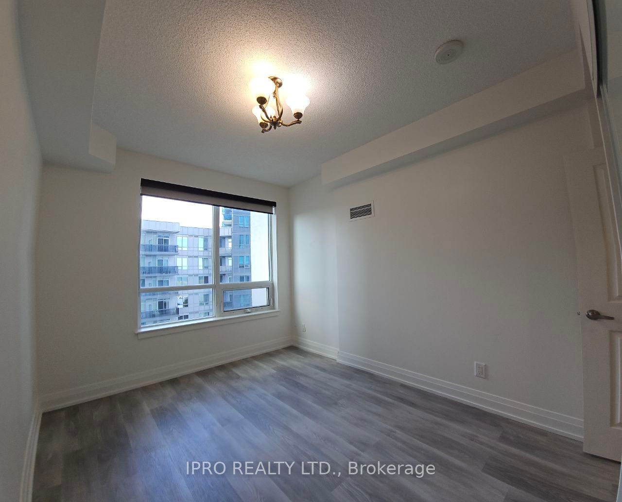 7165 Yonge St 9 Property Photo 9