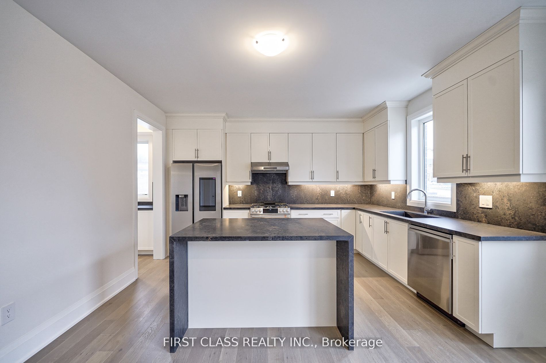 49 Rowe St Property Photo 11