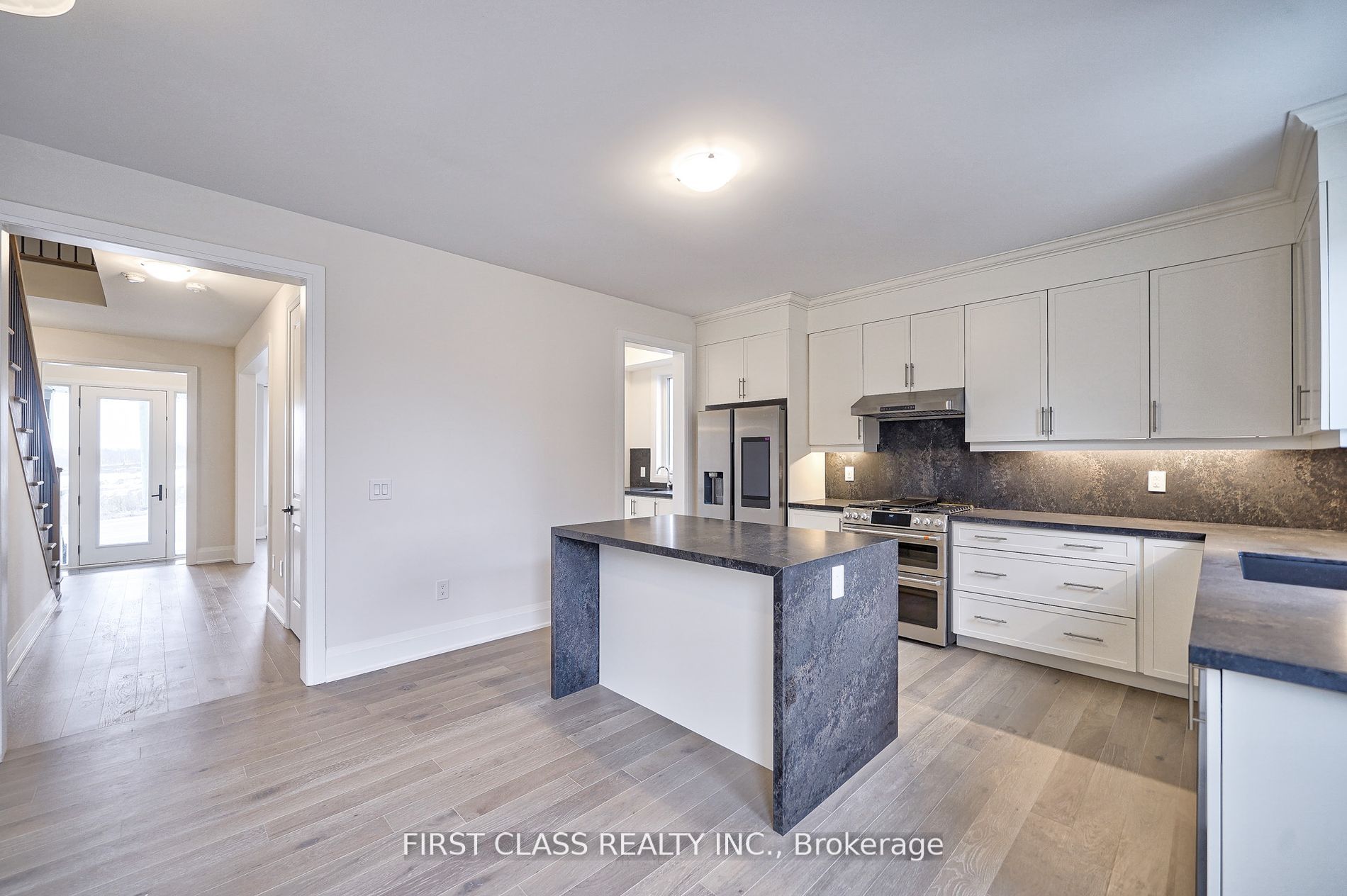 49 Rowe St Property Photo 12