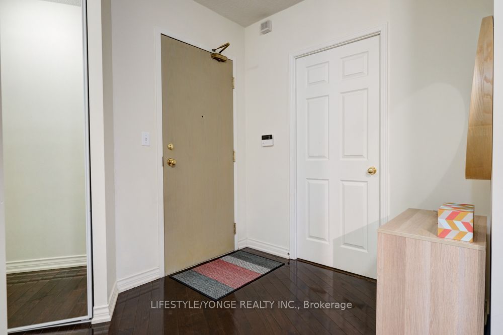 2100 John St 17 Property Photo 6
