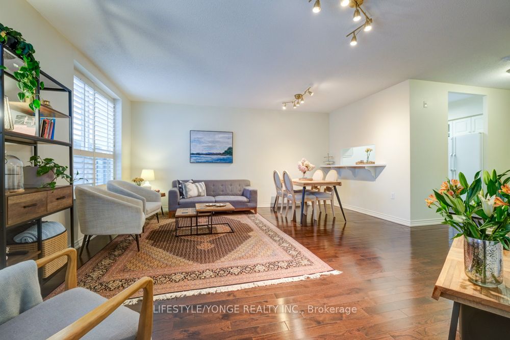 2100 John St 17 Property Photo 8