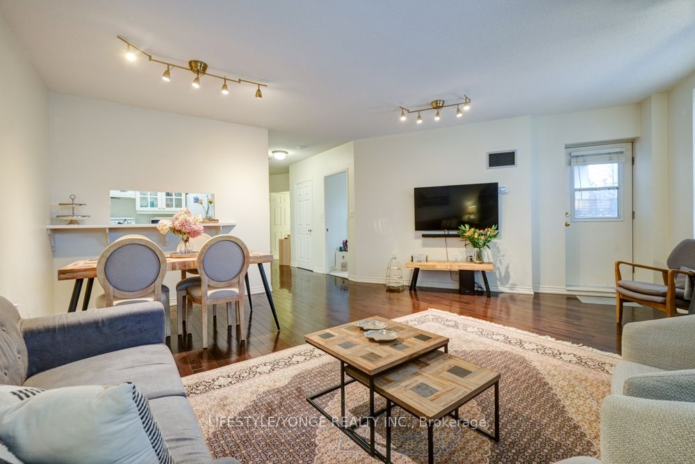 2100 John St 17 Property Photo 11