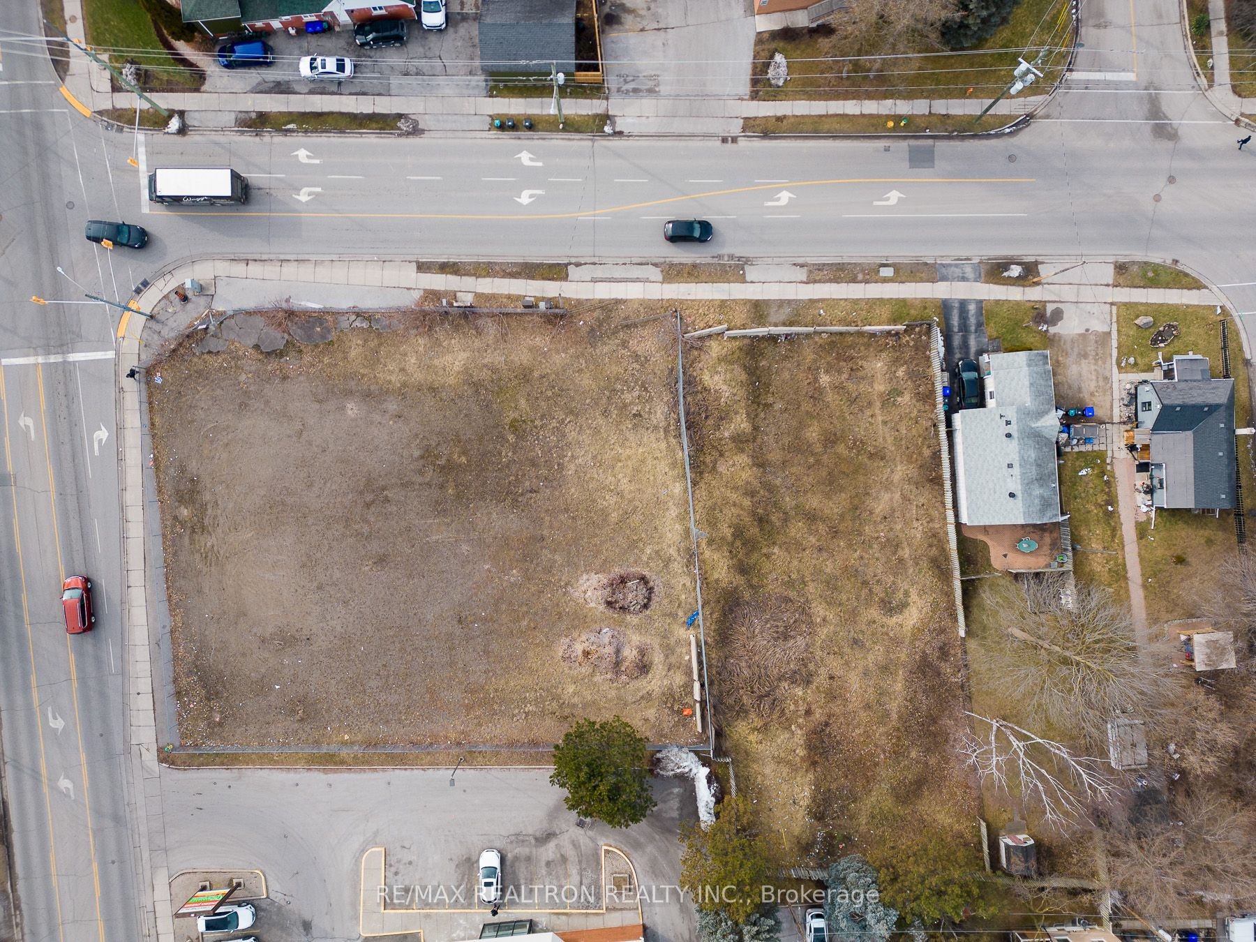 170 Victoria St E Property Photo 5