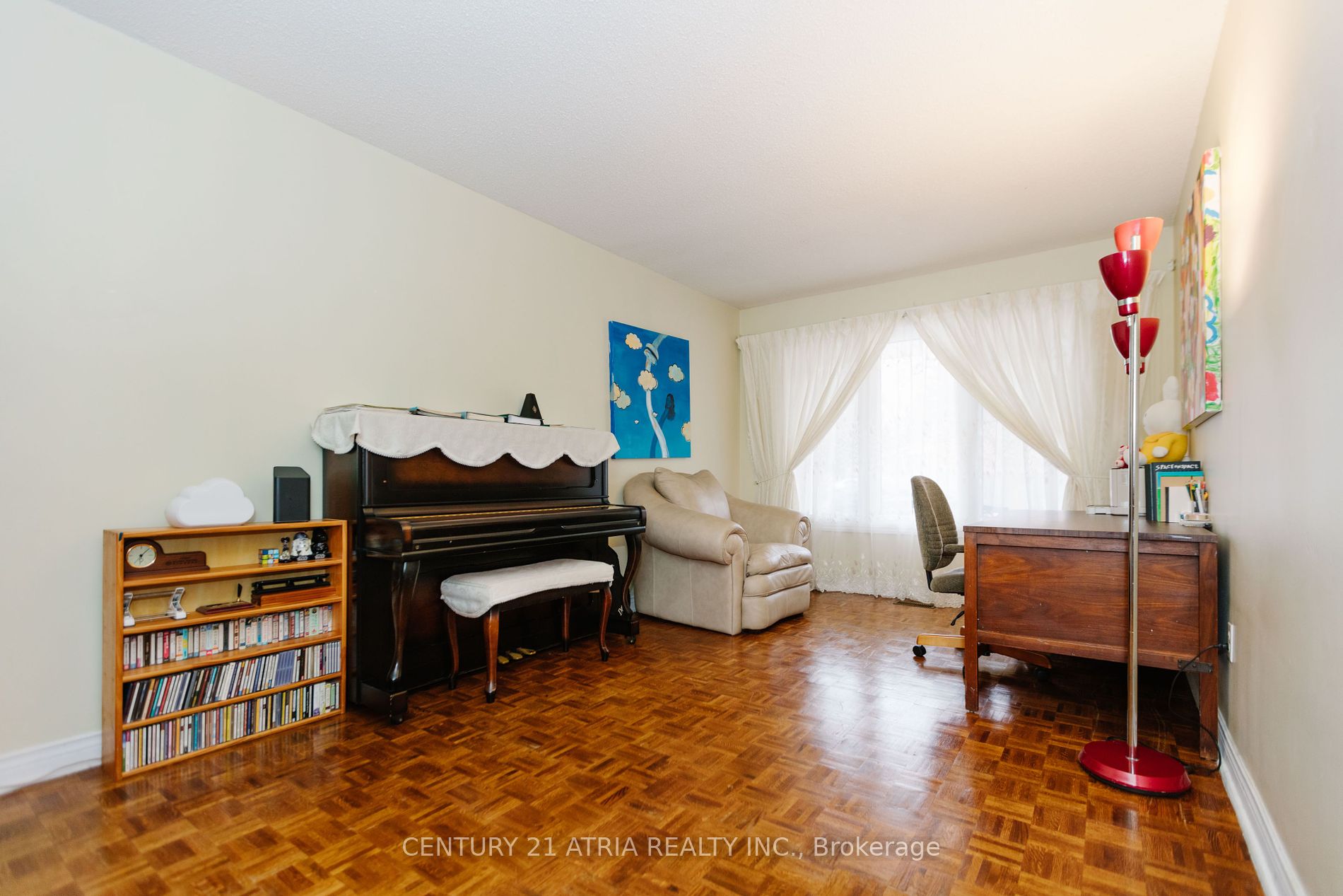 304 Essex Ave Property Photo 5