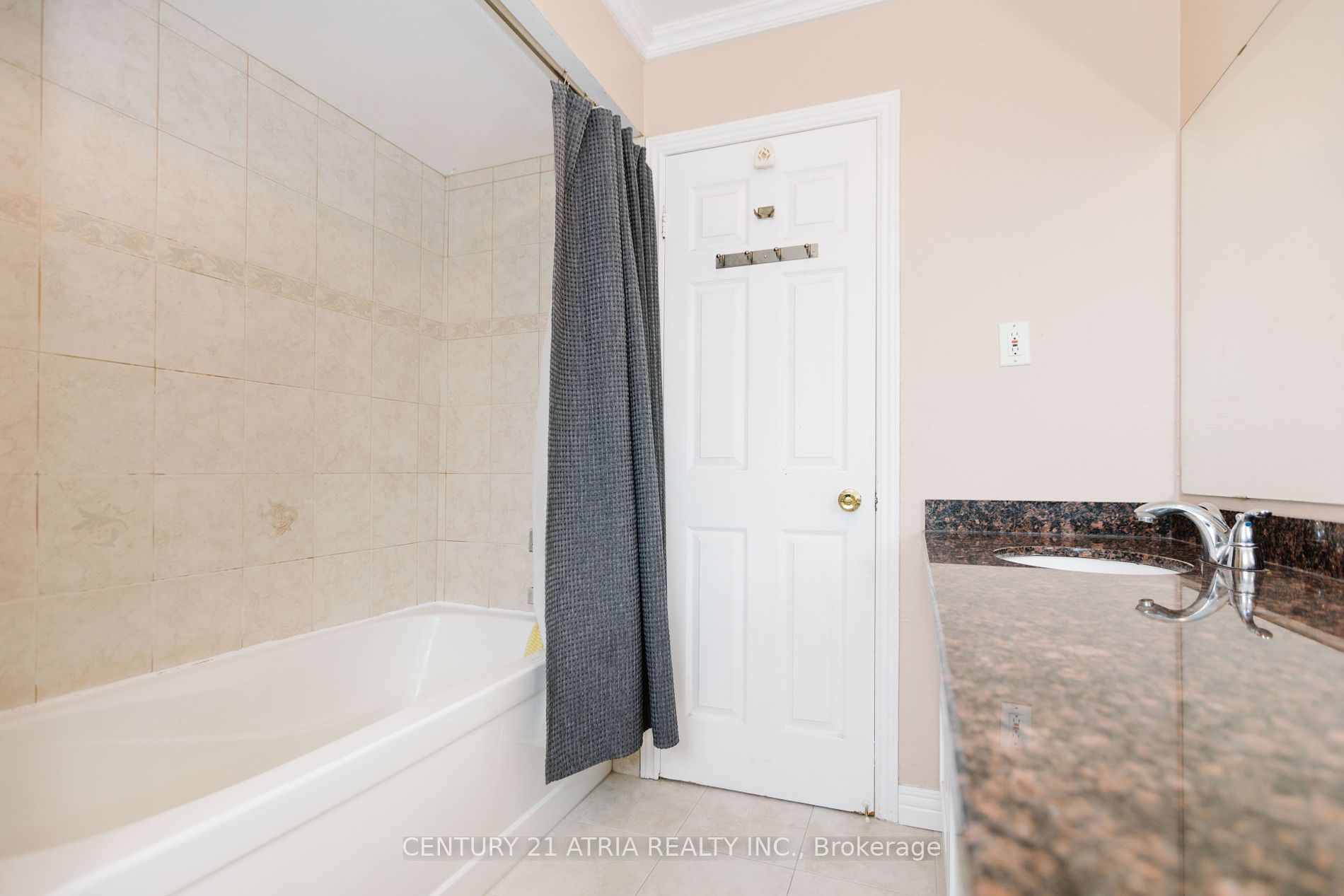 304 Essex Ave Property Photo 16