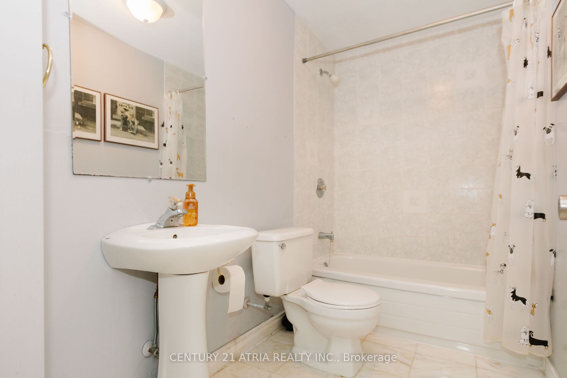 304 Essex Ave Property Photo 28