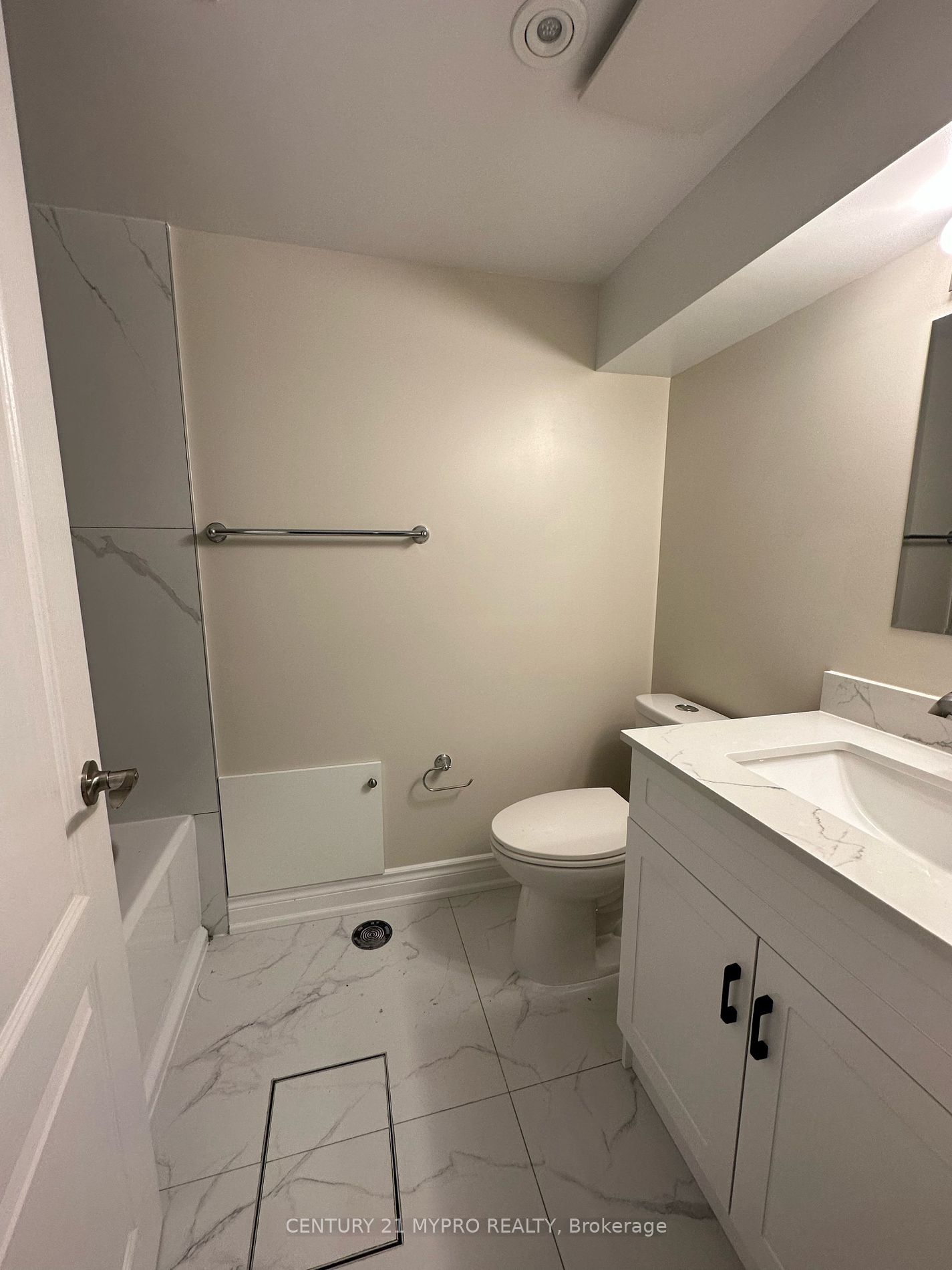 33 Tormore Dr Property Photo 5