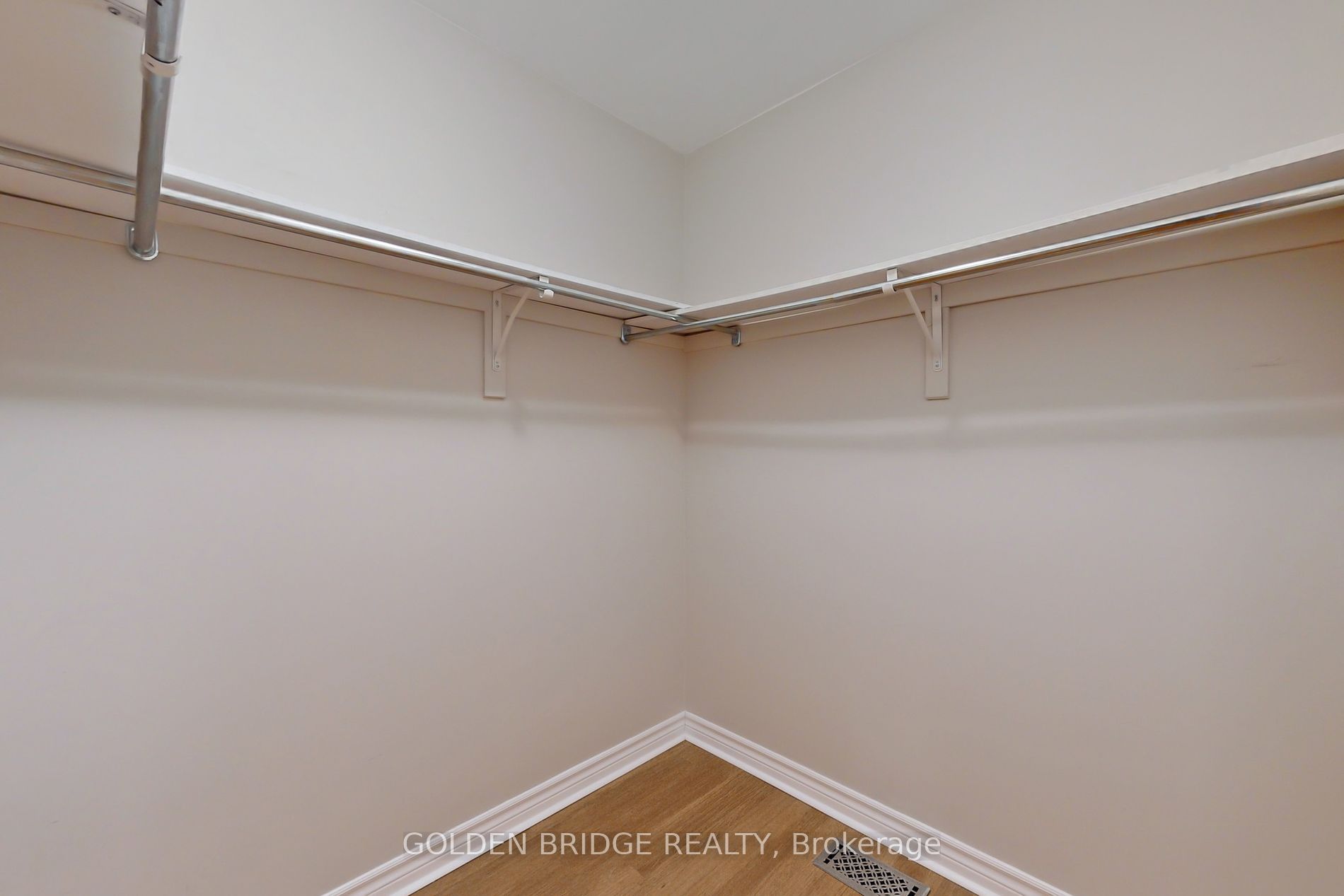 49 Golden Oak Ave Property Photo 18