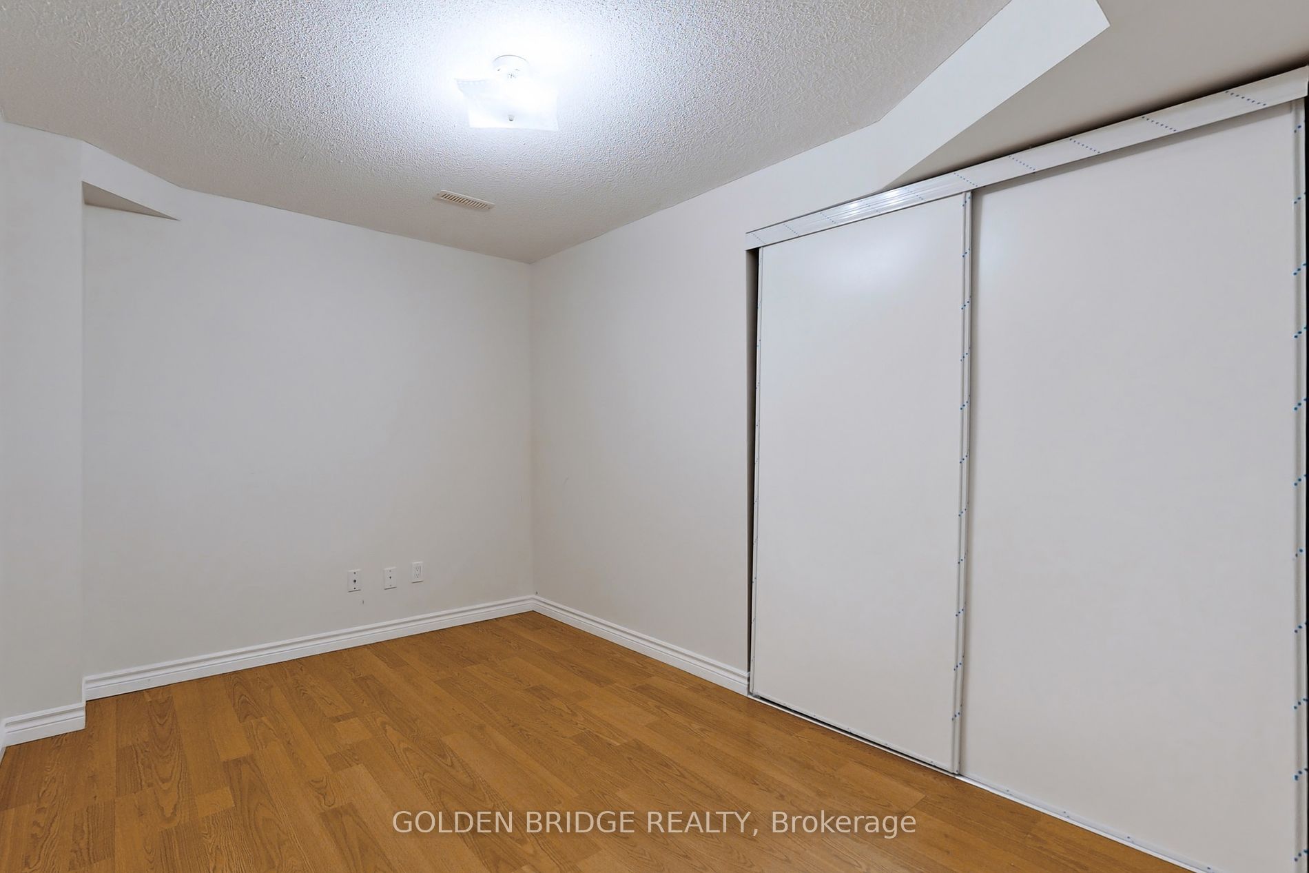 49 Golden Oak Ave Property Photo 32