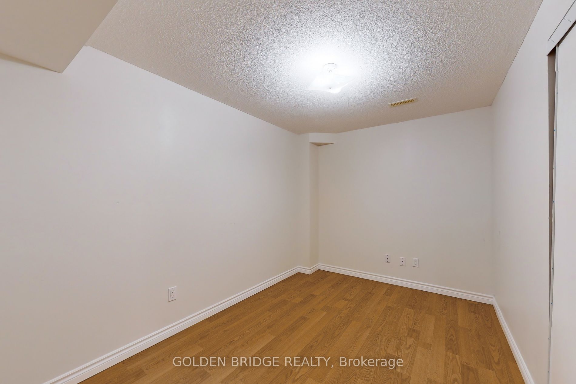 49 Golden Oak Ave Property Photo 34