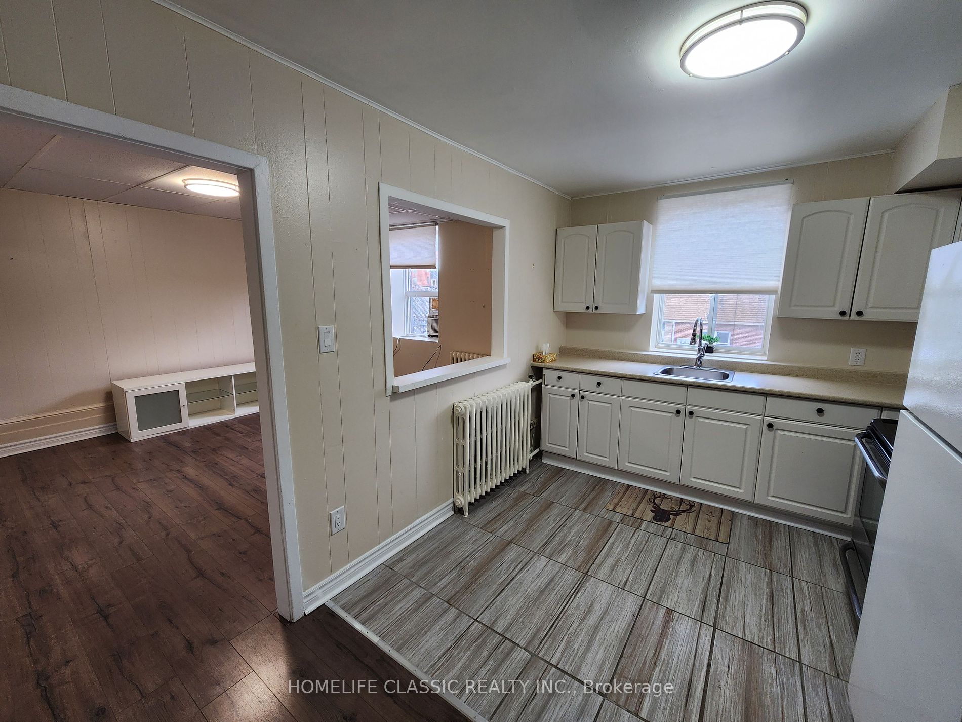5 Main St S Property Photo 1
