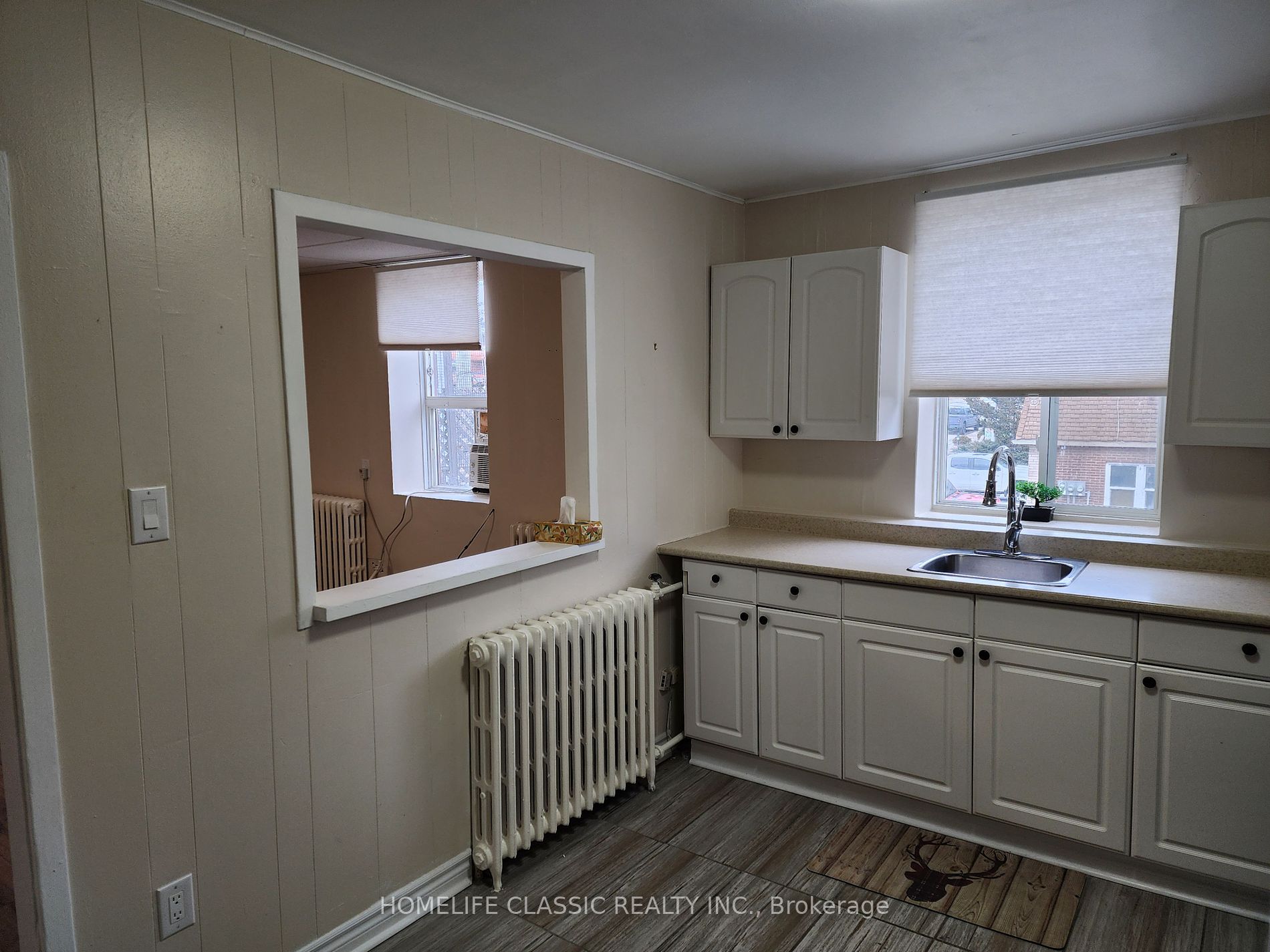 5 Main St S Property Photo 2