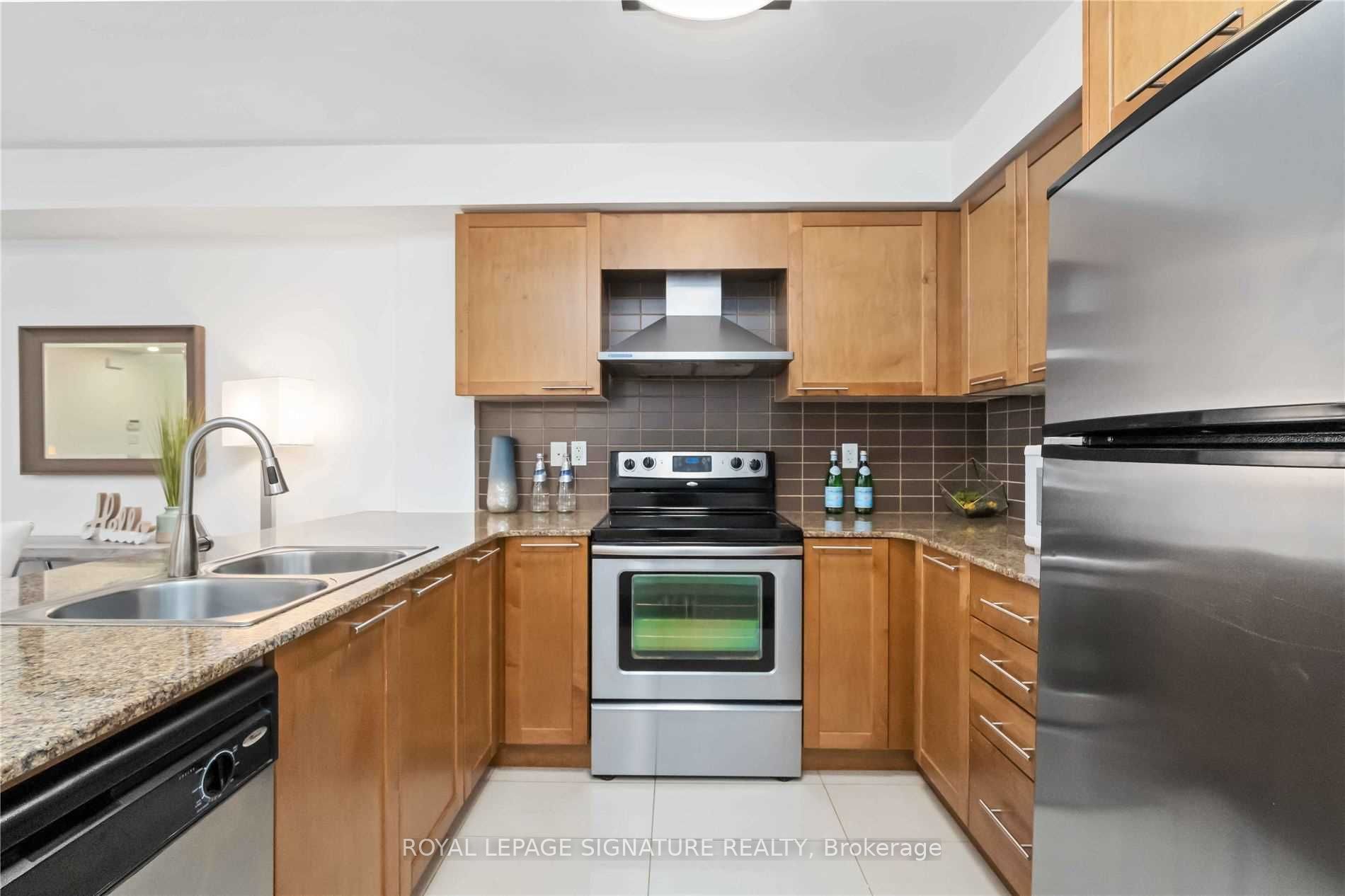 320 John St 7 Property Photo 6