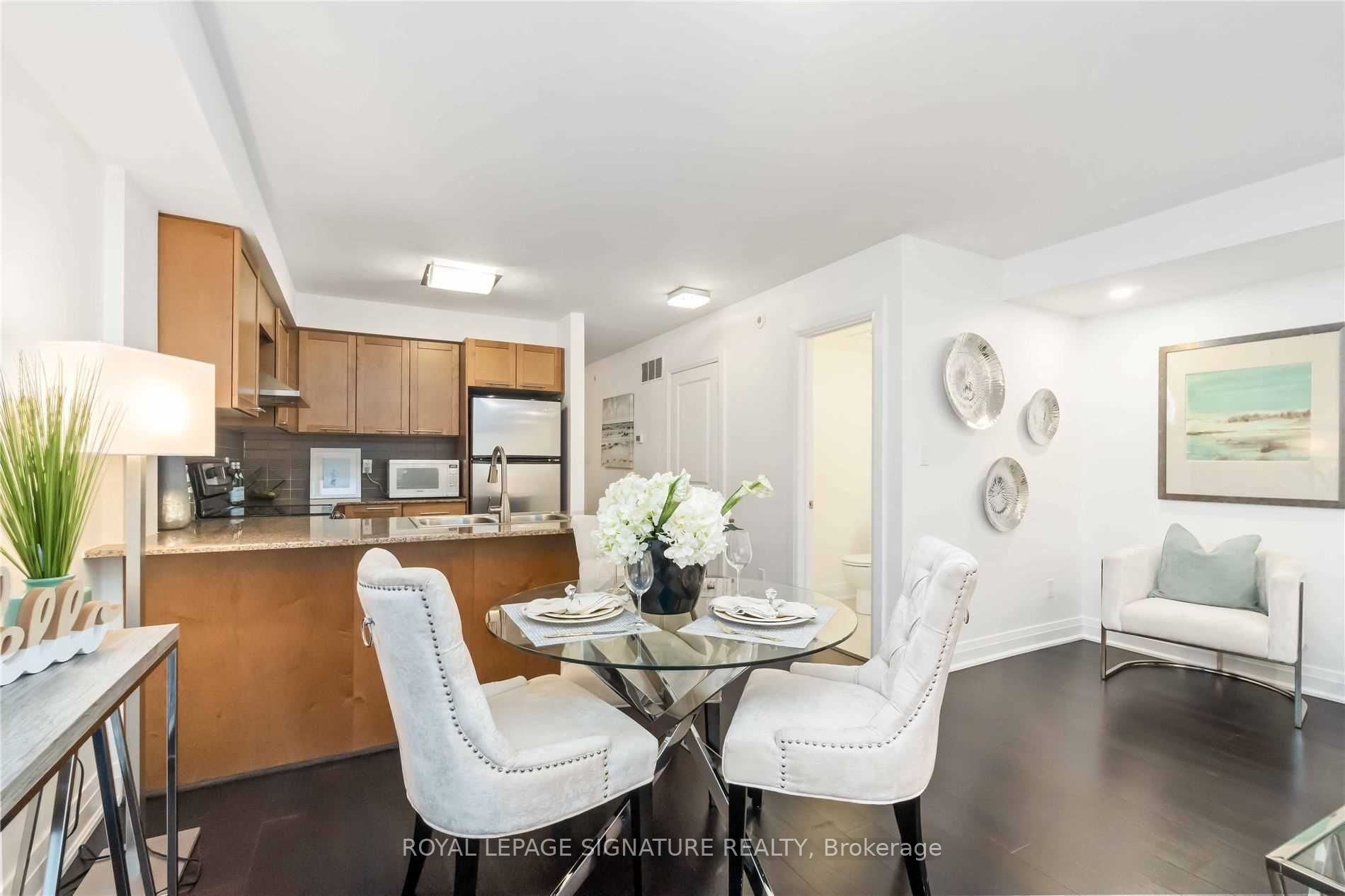 320 John St 7 Property Photo 8