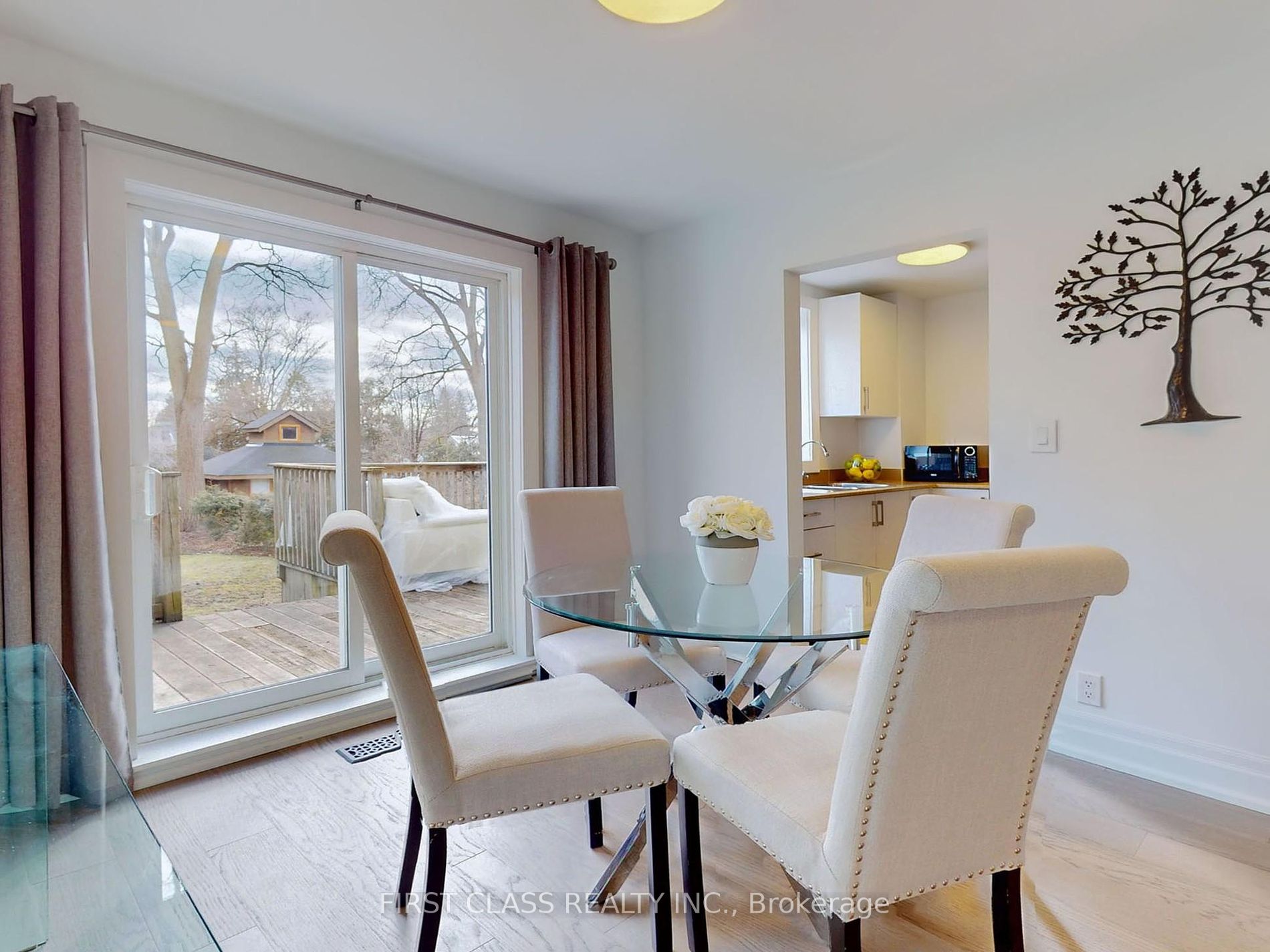148 Richmond St Property Photo 7