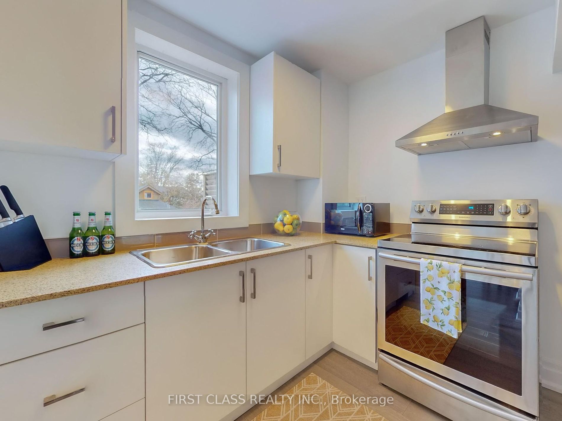 148 Richmond St Property Photo 11