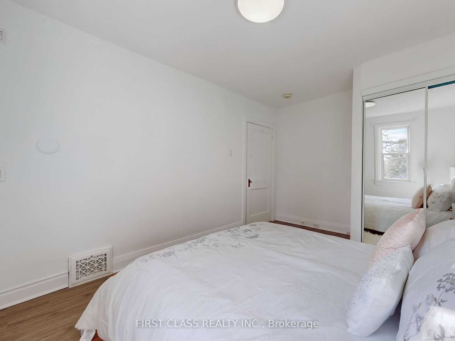 148 Richmond St Property Photo 29