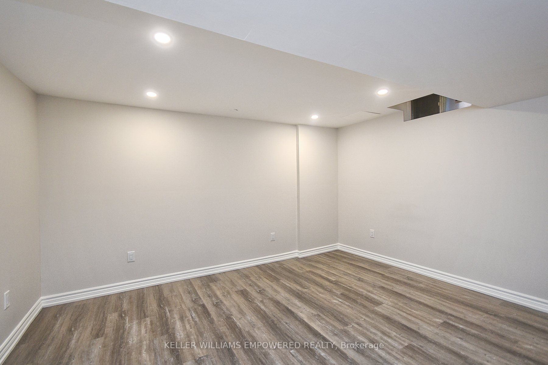 133 Heathwood Heights Dr Property Photo 10