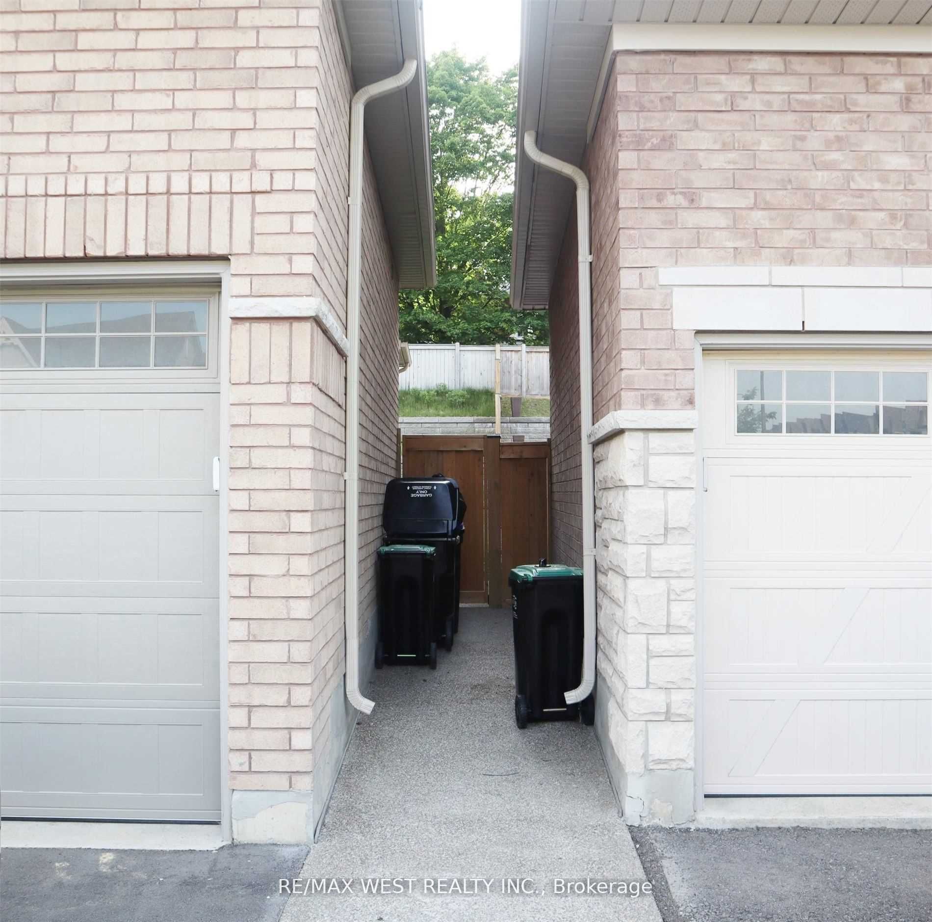 28 Pridham Pl Property Photo 1
