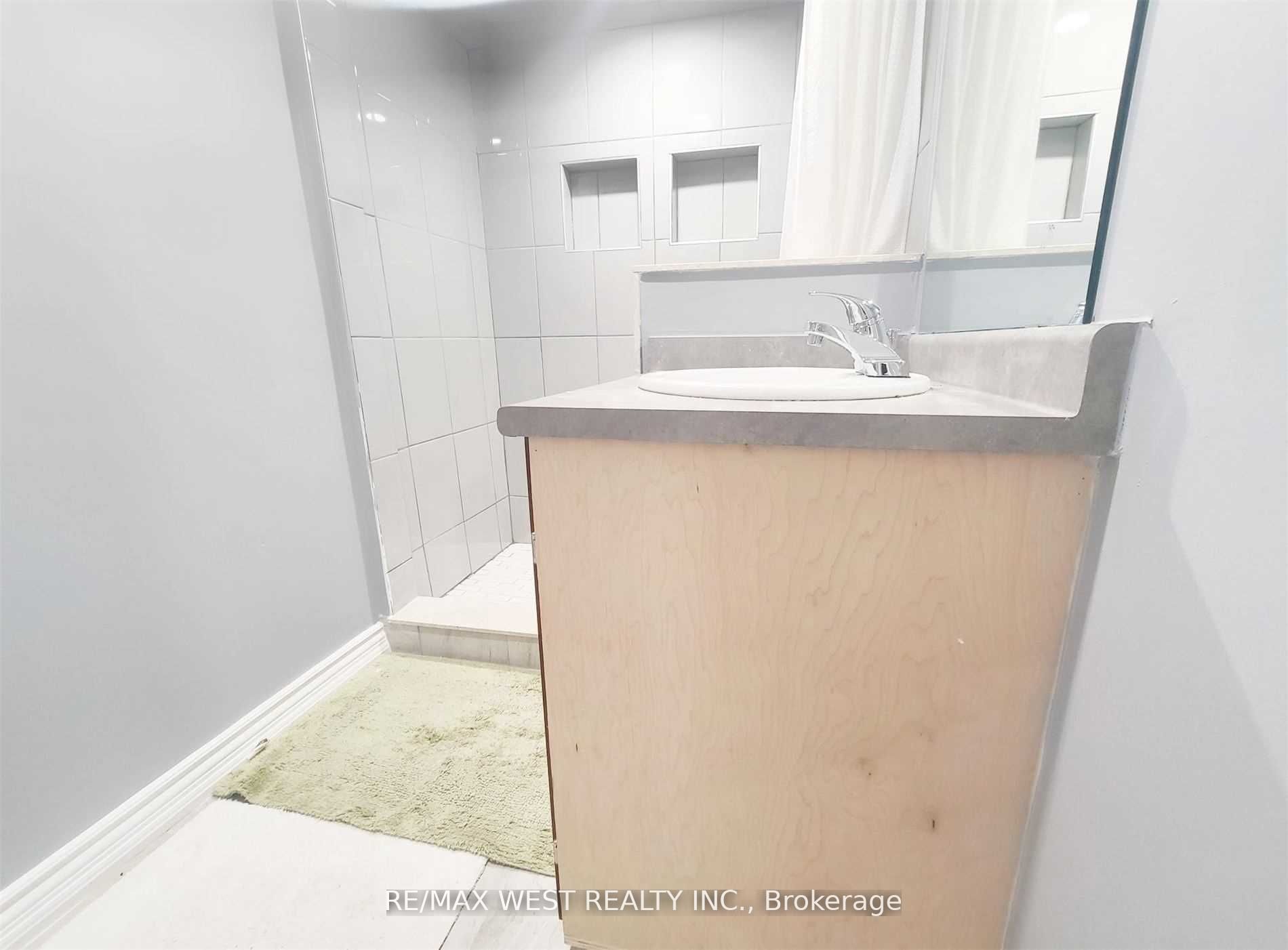 28 Pridham Pl Property Photo 4