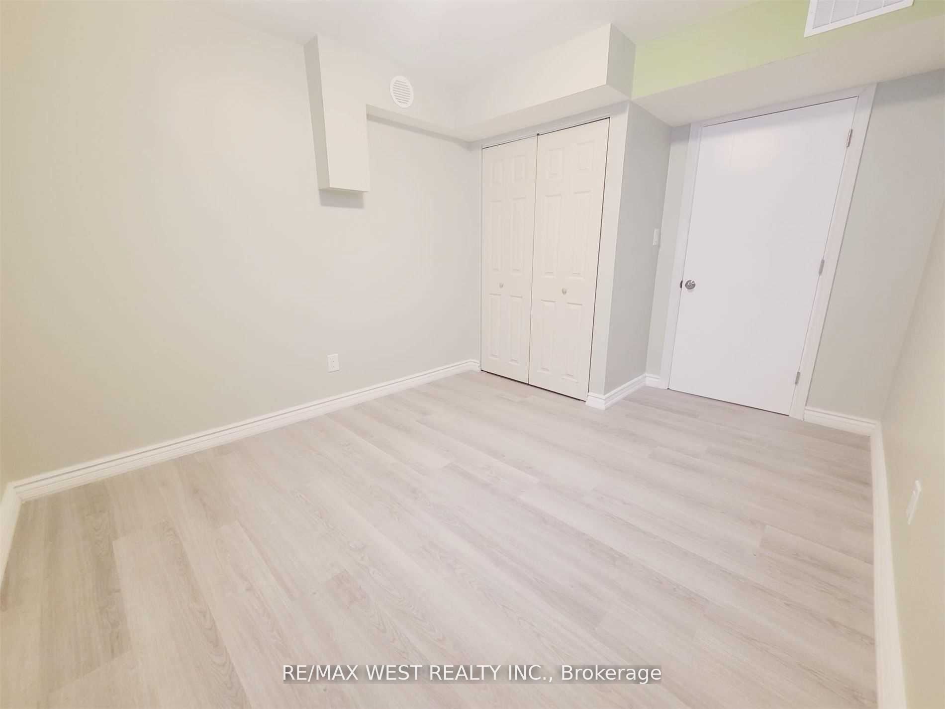 28 Pridham Pl Property Photo 8