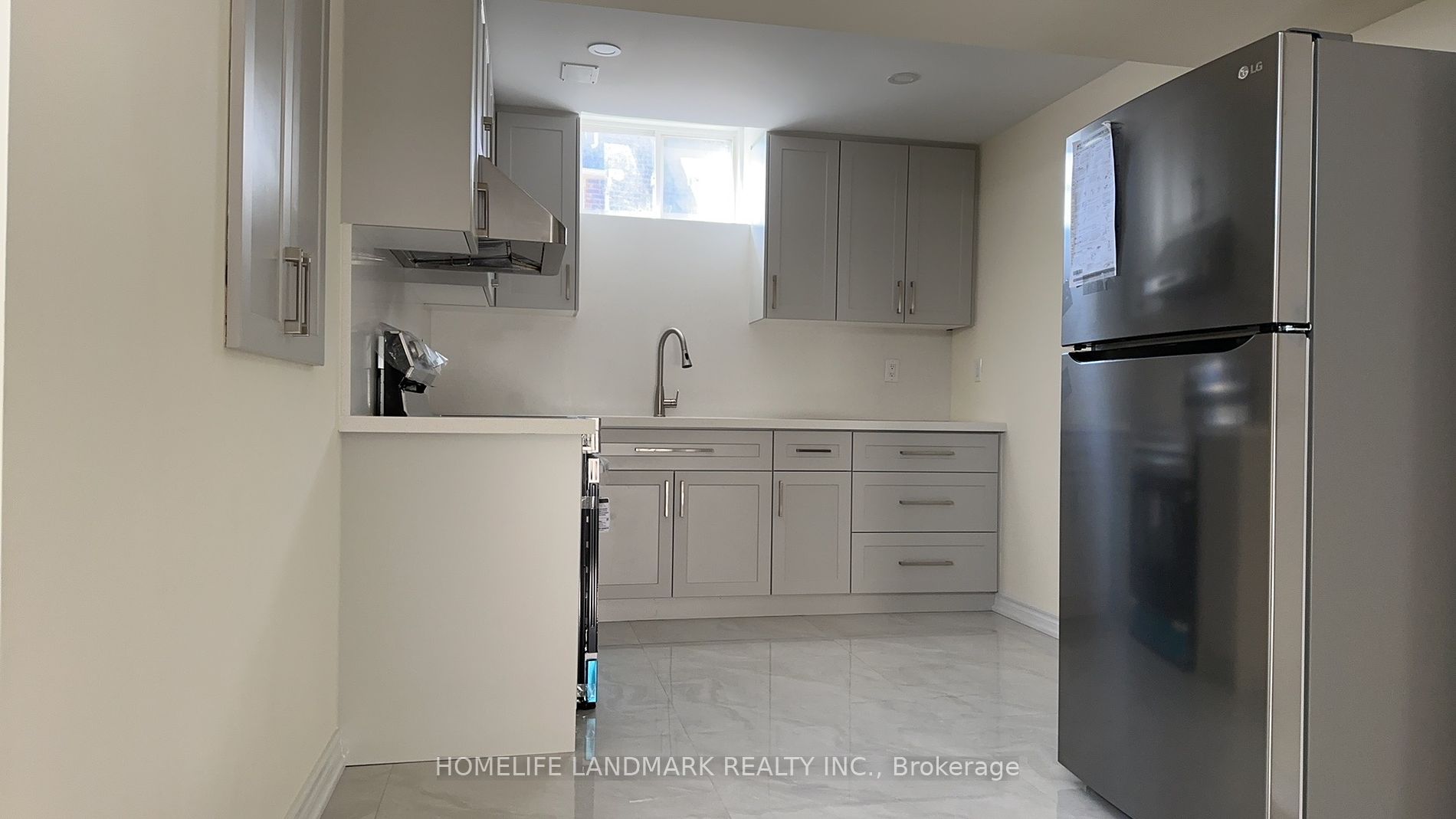 274 The Bridle Walk Property Photo 3