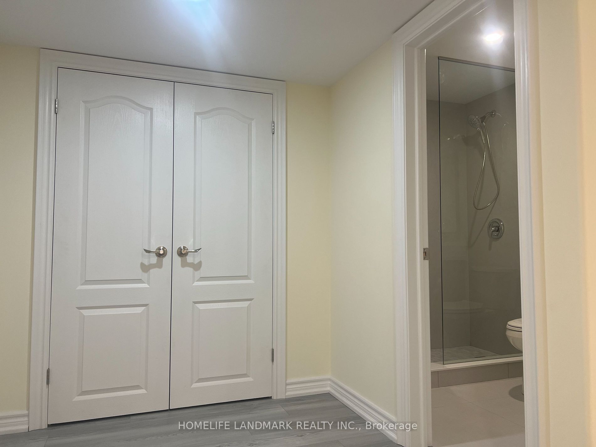 274 The Bridle Walk Property Photo 8