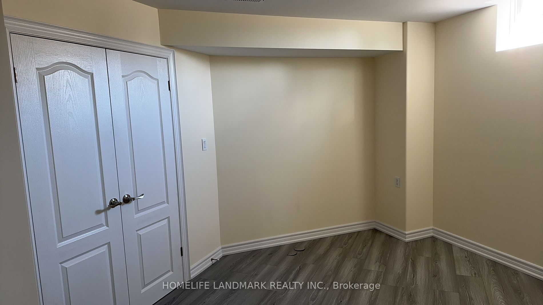 274 The Bridle Walk Property Photo 12